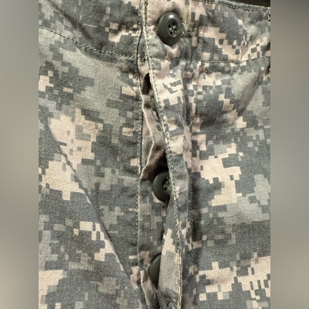 U.S. Army Combat Uniform Trousers ACU Digital Camo Size Medium Short - Picture 3 of 9
